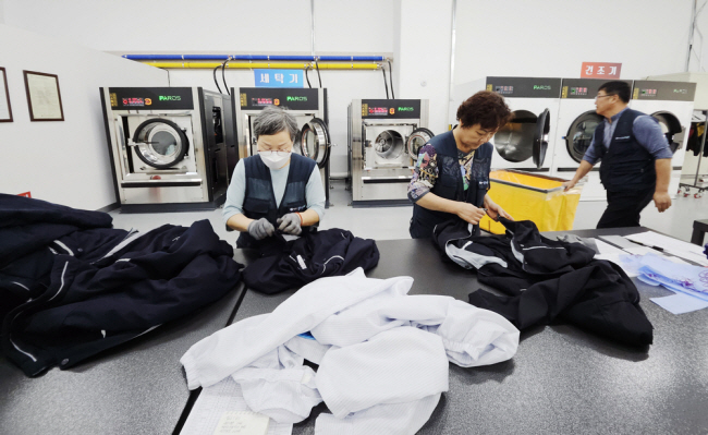 “작업복 세탁도 해줍니다”… 지역산단 인력 유치전