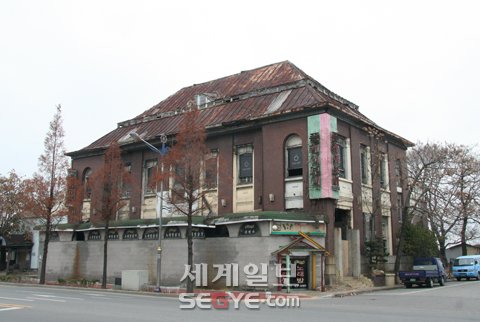 흑백영화 같은 여행지 군산…마치 빛바랜 기억처럼 향수 자극