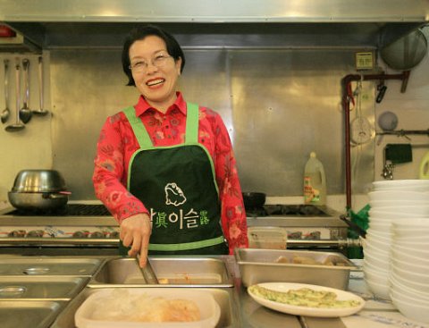7년째 어르신께 점심 대접... 소공동 효녀 김장소씨