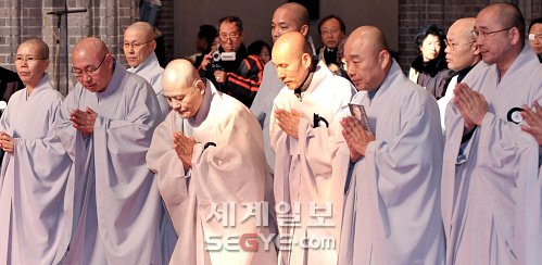 불교지도자들도 조문