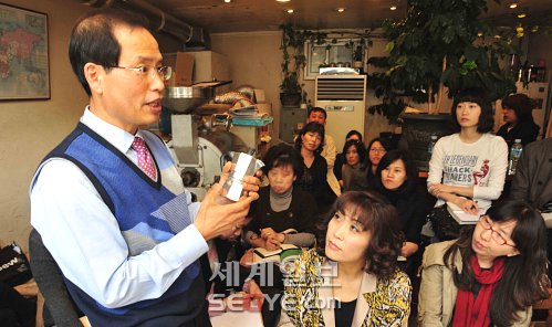 나만의 커피향을 찾아… 내손으로 ‘로스팅’을