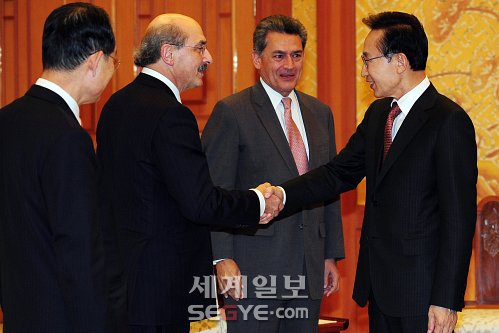 청와대 찾은 세계 경제인들