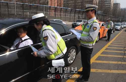 “오늘부턴 뒷좌석도 안전띠 꼭!”