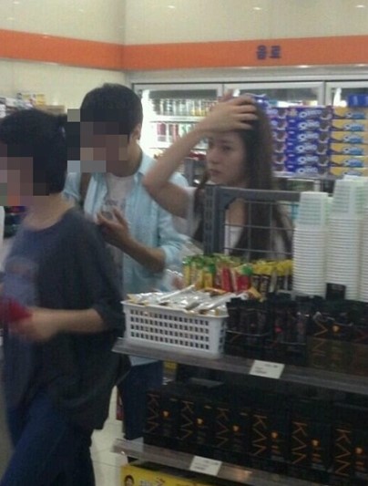 성대생 크리스탈…핫도그 먹을 때도 시크해