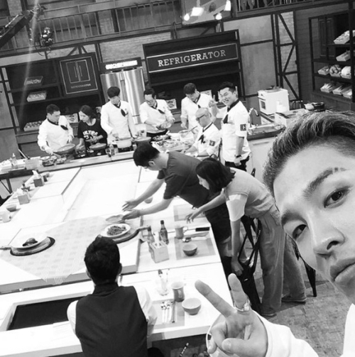 ‘냉장고를 부탁해’ 태양, 녹화중에 얼굴 빼꼼내밀고 인증샷 “Im here”