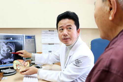 한국인 남성암 증가율 1위, 전립선암 50세 이후 매년 혈액검사 통해 암 유무 확인해야