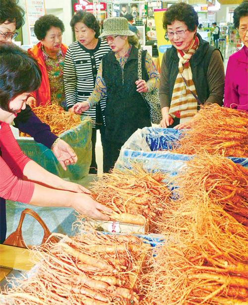 대한민국 인삼축제… “저렴한 가격에 사가세요”