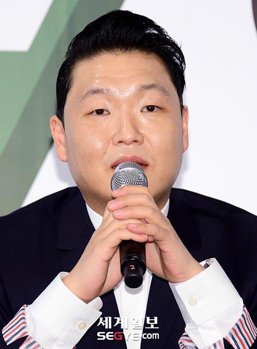 [포토] 싸이, 얼굴에 땀이 흠뻑!