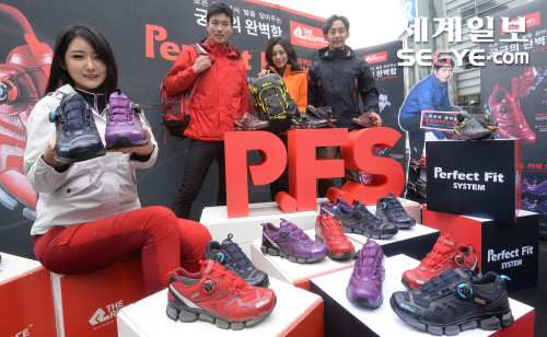 [포토] 레드페이스 콘트라 PFS 카이 워킹화 출시