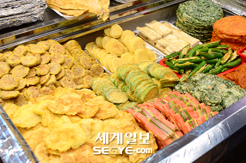 [김기자의 현장] 돈 벌려고 장사하나요 전통시장 상인…빚은 늘고, 먹고 살기도 빠듯합니다