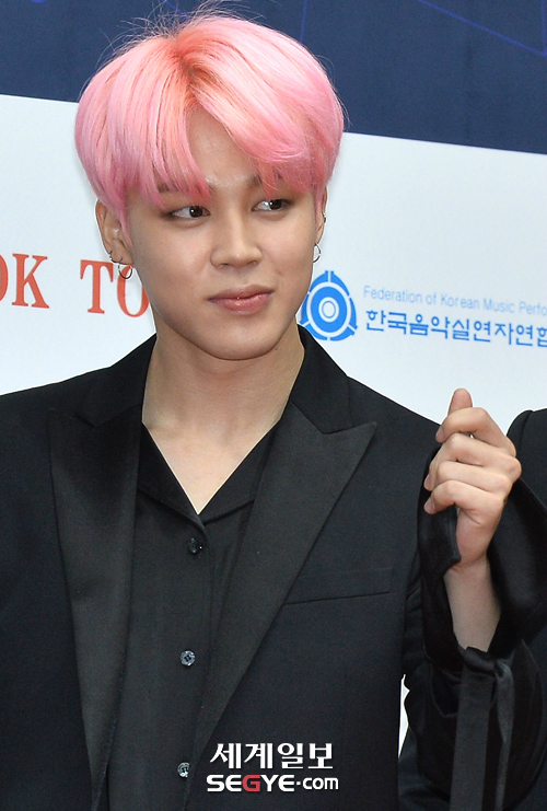 [포토] 방탄소년단 지민, 여심 녹이는 손하트