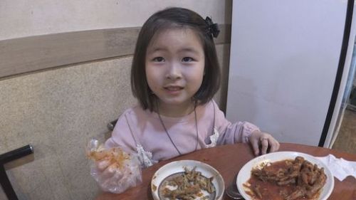 불닭발도 거뜬… ‘매운맛 홀릭’ 7세 소녀