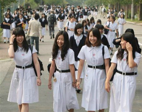 세계에서 가장 짧고 작은 日 여고생 교복 치마…학생들은 왜?