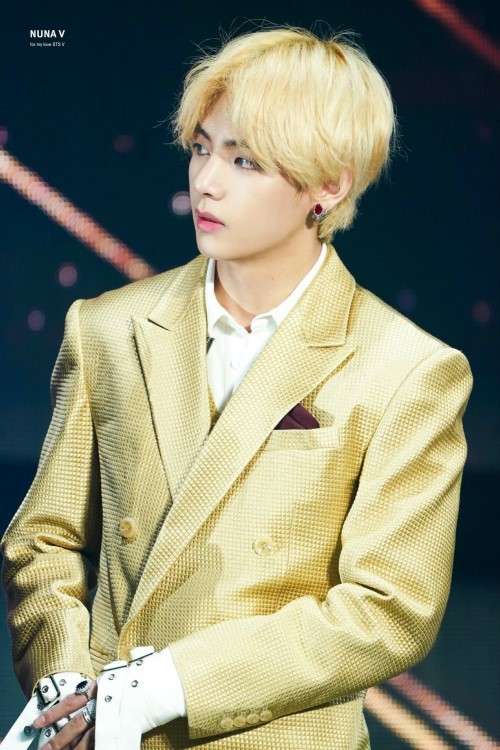 대륙이 쏜다’ 방탄소년단 뷔, 데뷔 6주년 역대급 ‘푸드트럭 8대’와 ‘국내최초’ 광고