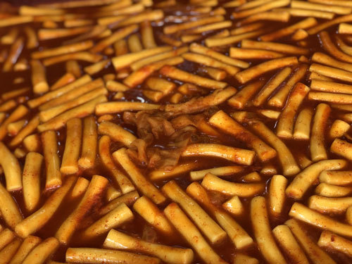 카레 떡볶이·납작만두·뭉텅뭉텅 뭉티기… 대구 오이소! [안젤라의 푸드트립]