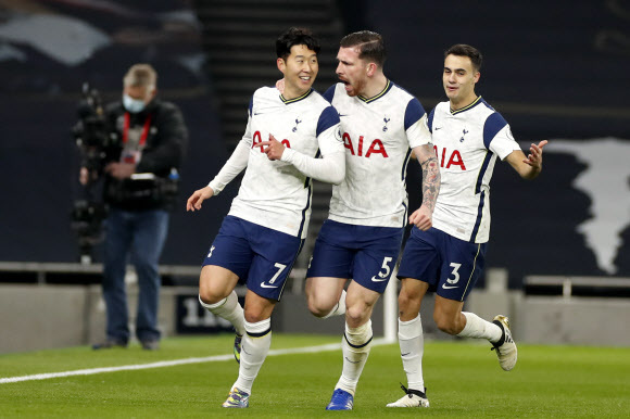 북런던 주인은 토트넘! 쏘니 동료 레길론, 아스널전 2-0 승리 자축