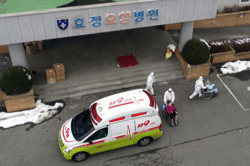 요양병원 집단감염도 속수무책… “면회조차 막더니 어쩌다 이지경”