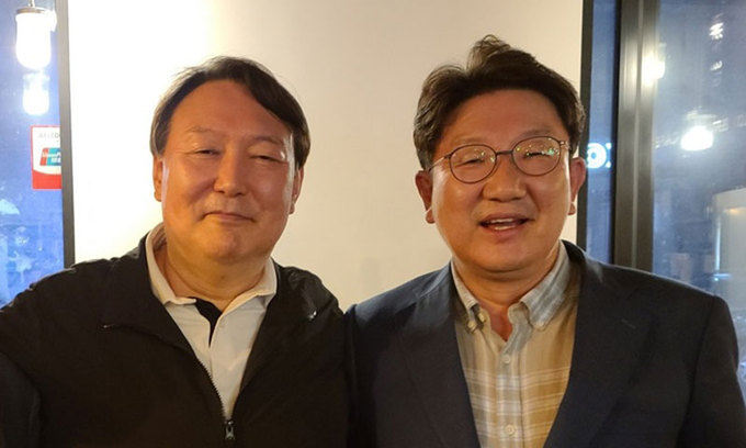 ‘죽마고우’ 권성동 만난 윤석열…“대선 나가야” 권유에 ‘끄덕’