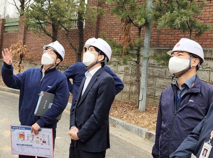 수도권대기환경청장, 미세먼지 자발적 감축 사업장 및 첨단감시장비 활용 산단 현장점검
