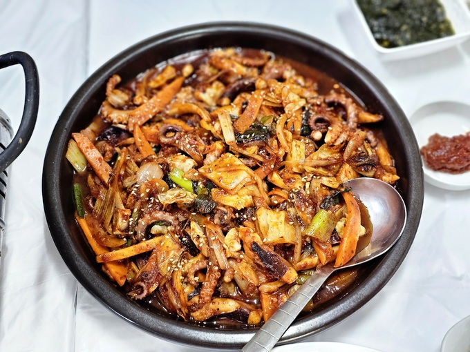 청정갯벌과 황토가 키우는 무안뻘낙지 먹어봤나요 [최현태 기자의 여행홀릭]