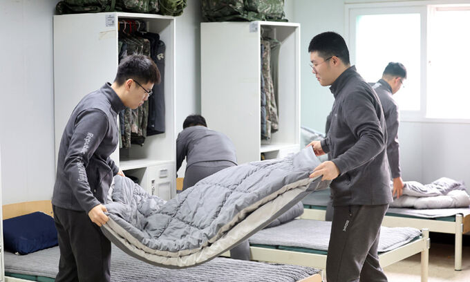생활관서 모포·침낭 사라진다…장병 식사도 뷔페식으로 [이슈+]