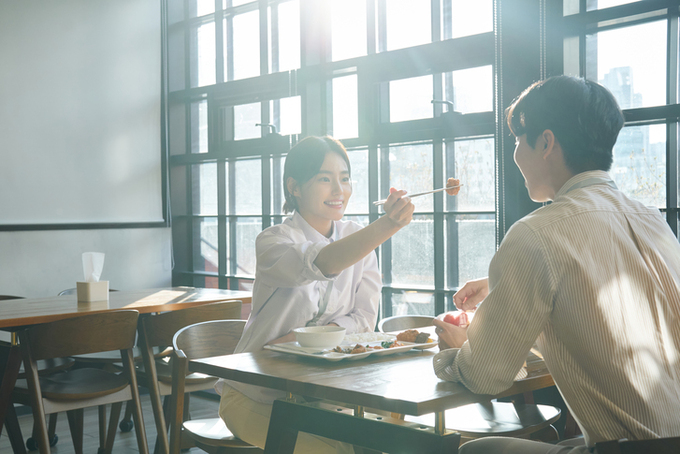 범죄자들도 세 끼 챙겨먹는데.. 일반인, 하루 평균 두 끼 먹는다