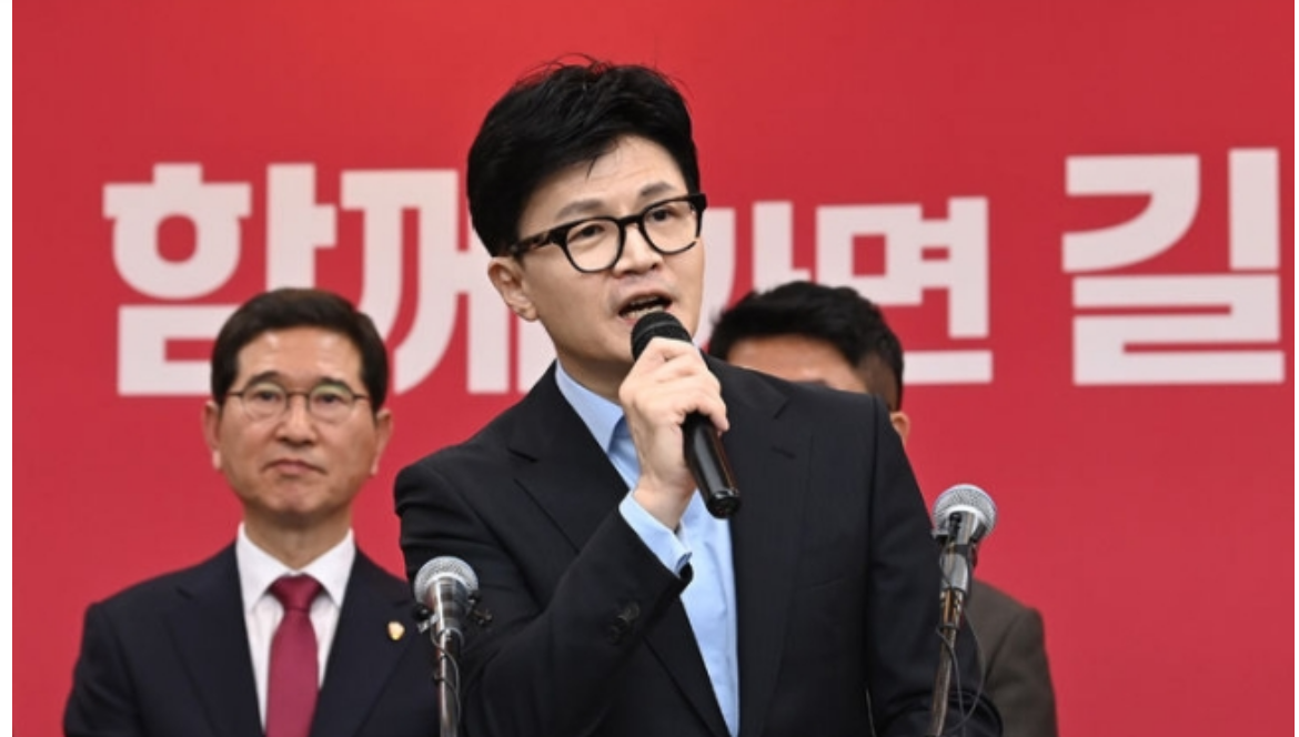尹 지지율 42%…“한동훈 컨벤션 효과, 크게 작용한 듯”