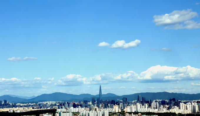 [포토] 청명한 파란 하늘 보인 서울 도심