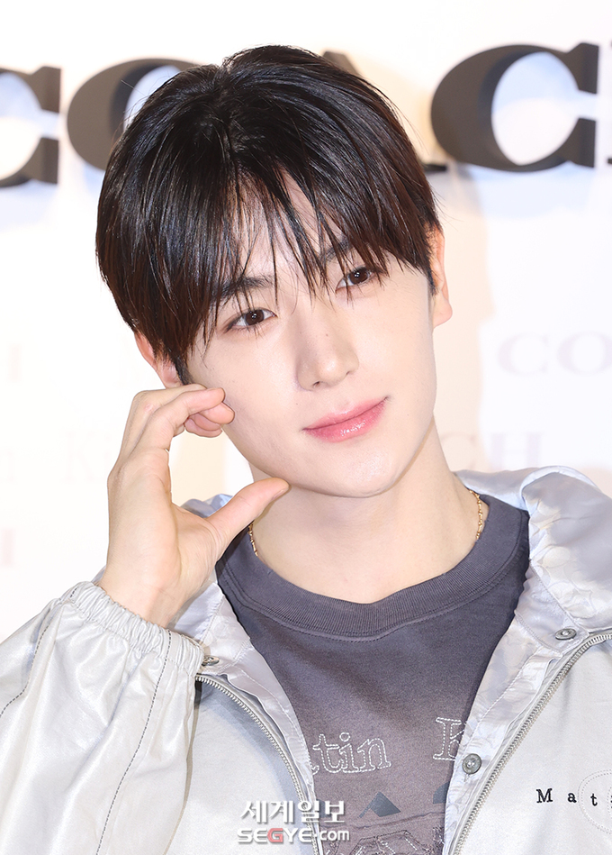 [포토] 더보이즈 현재 스윗 가이