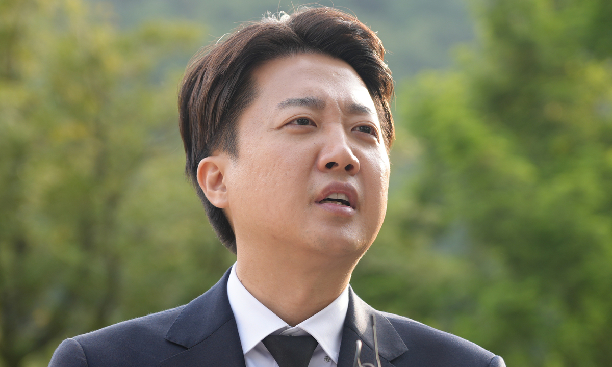 “50대는 룸살롱 다 가봤다” 지귀연 옹호한 함익병… 민주 “이준석, 즉각 해임하라” 촉구
