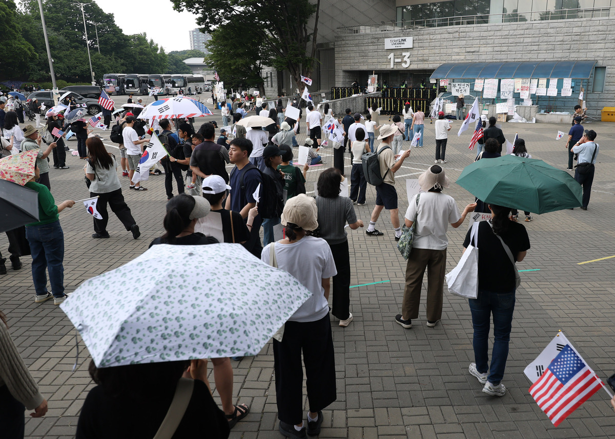 “업무 터전 빼앗겼다”… ‘잠실 개표소’ 봉쇄 사태 일주일째 체육계 마비 우려