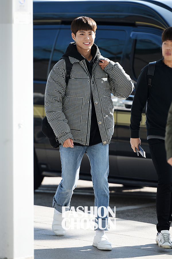 오늘자 박보검 인천공항 (MAMA 참석차 홍콩 출국) | 인스티즈