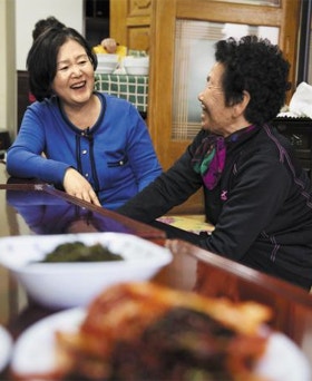 [김정숙여사인터뷰] "재인씨는 처음과 끝이 다 보이는 일관성 있는 사람" | 인스티즈