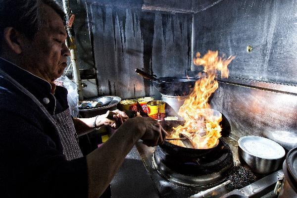 원초적 본능을 자극하는 향, 불맛
