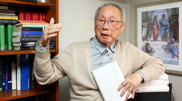 스무살에 처음 읽은 플라톤, 여든에도 여전히 그는 내 스승