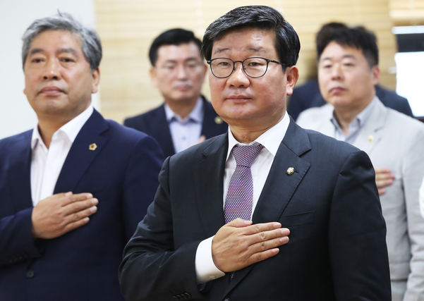 전해철 법무장관직, 다른 대안 없다면 마다 않겠다