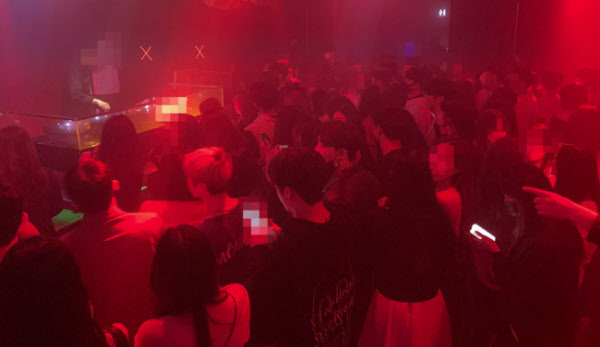 코로나 비상 걸린 이태원 클럽...강남 클럽은 어떤가 봤더니