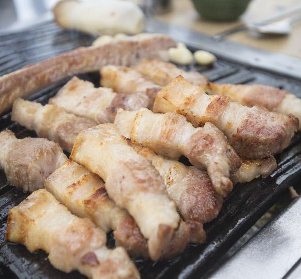 [장보고]요즘 집집마다 굽습니다, 몸값 뛰는 소고기-삼겹살