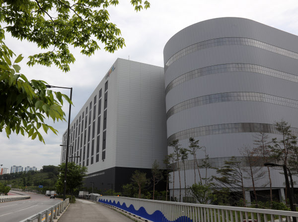 고양 쿠팡, 광주 현대그린푸드 물류센터 직원 전원 코로나 음성