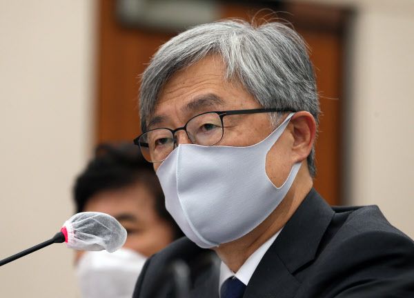 與 “부친·동서가 정부 비판했다” 최재형 “가족이 감사원 일 하나”