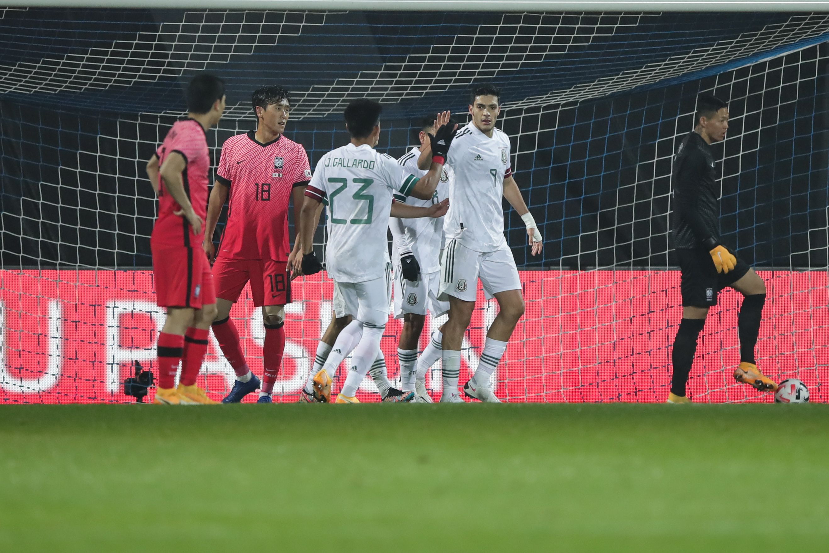 코로나로 6명 빠진 한국 축구, 멕시코에 2:3 패배