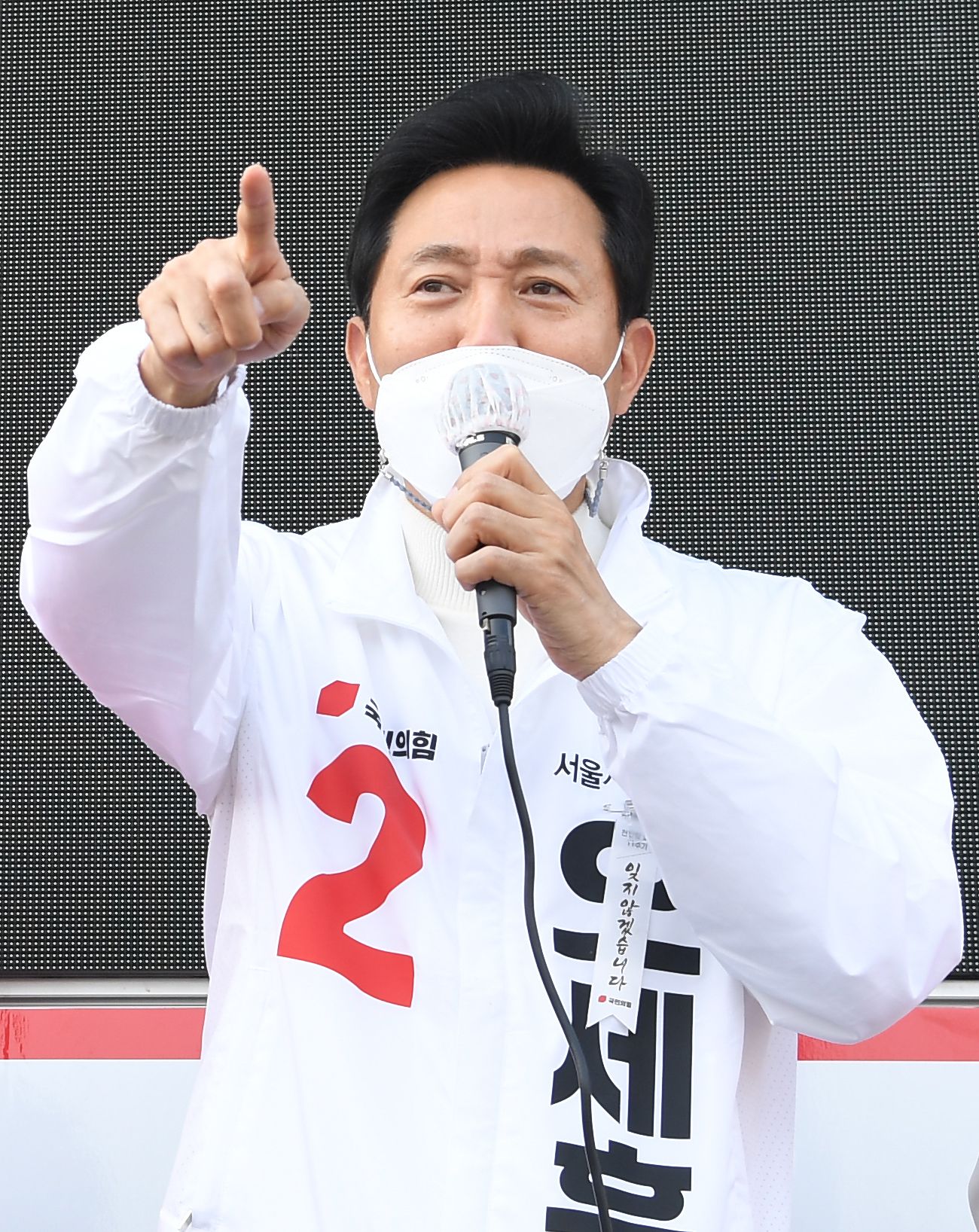 오세훈 “文치매, 그런말도 못하나”…진중권 “당선 되려면 닥치라”