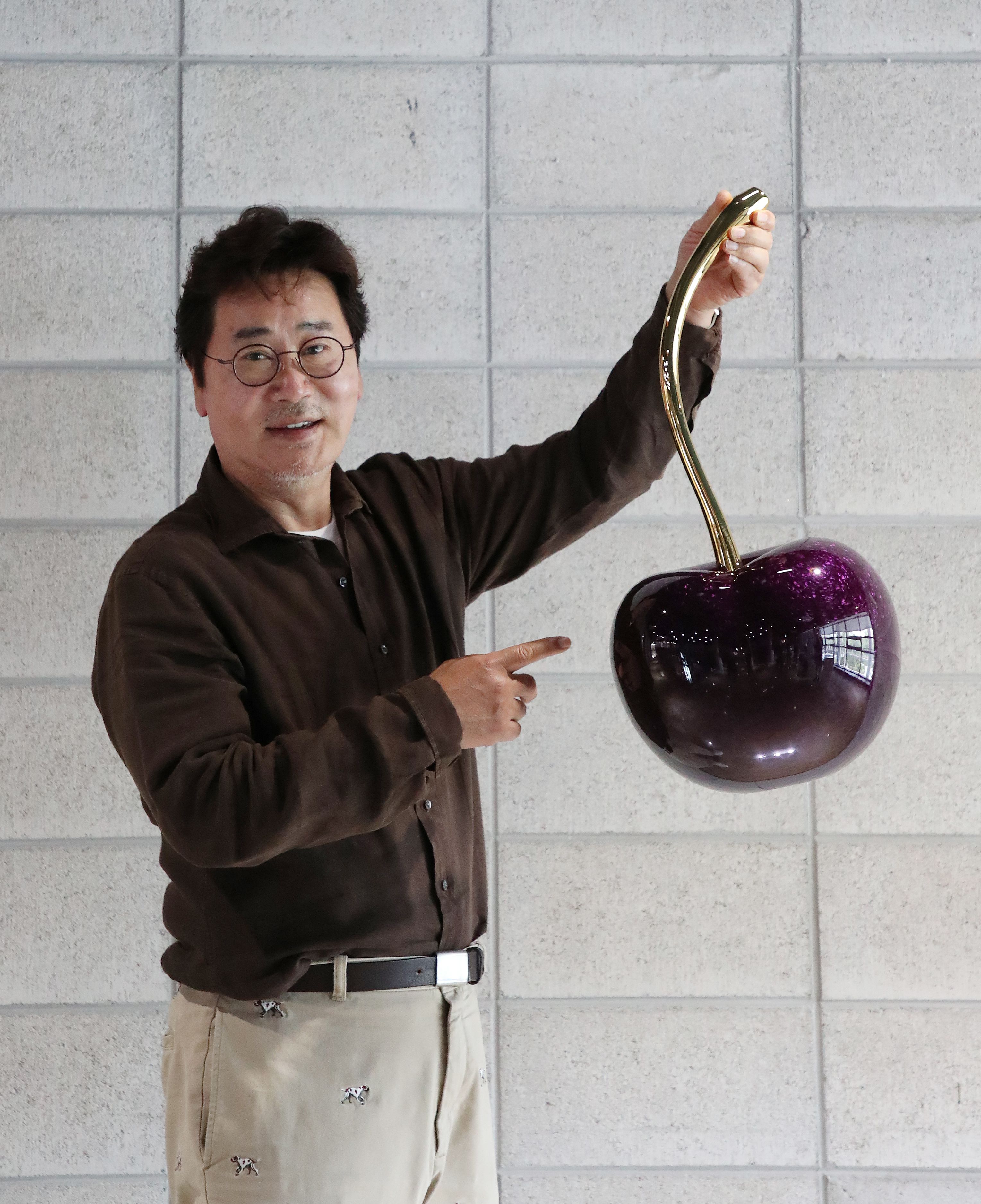 “지금 반짝이는 모든 것은 견뎌낸 뒤의 결정체다”