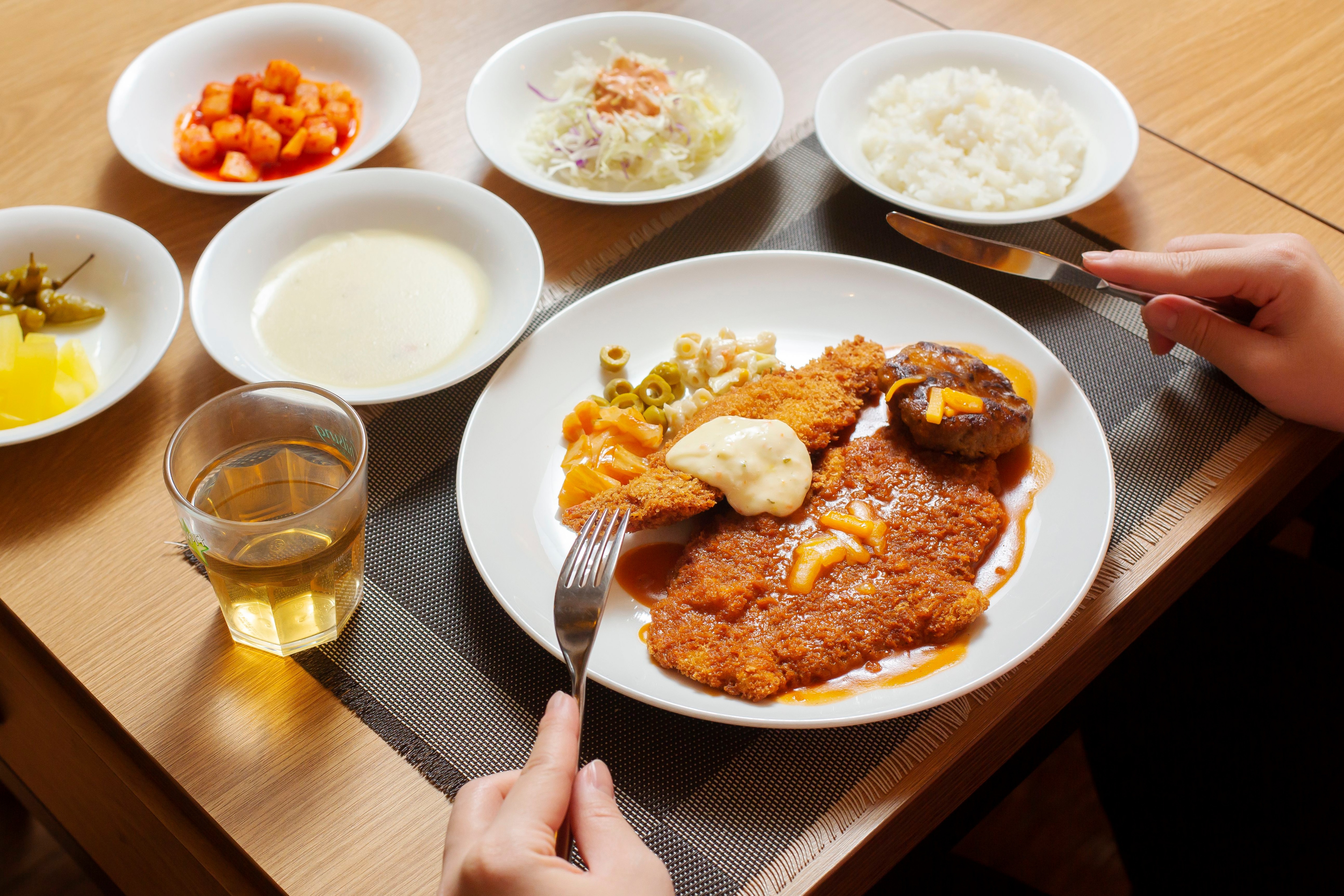 “밥입니까 빵입니까”… 추억의 맛, 경양식