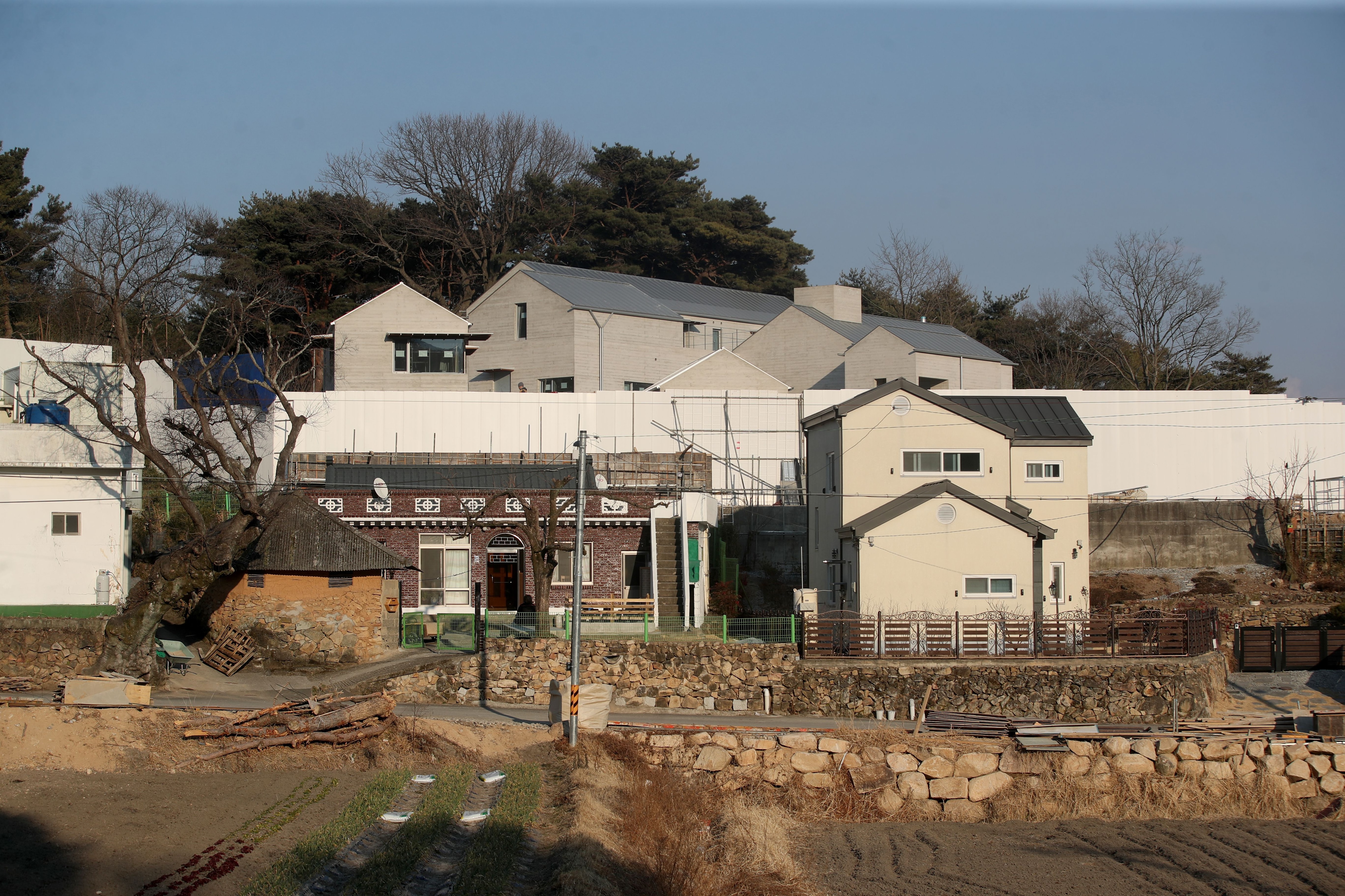 [단독] 文양산사저 경호시설… 3억여원 들여 조경수목·울타리 조성