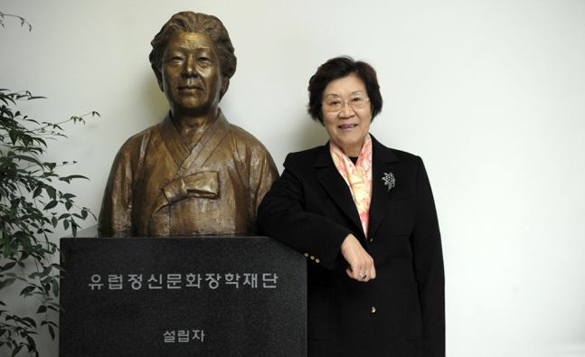 김정옥씨 이화여대에 60억 기부