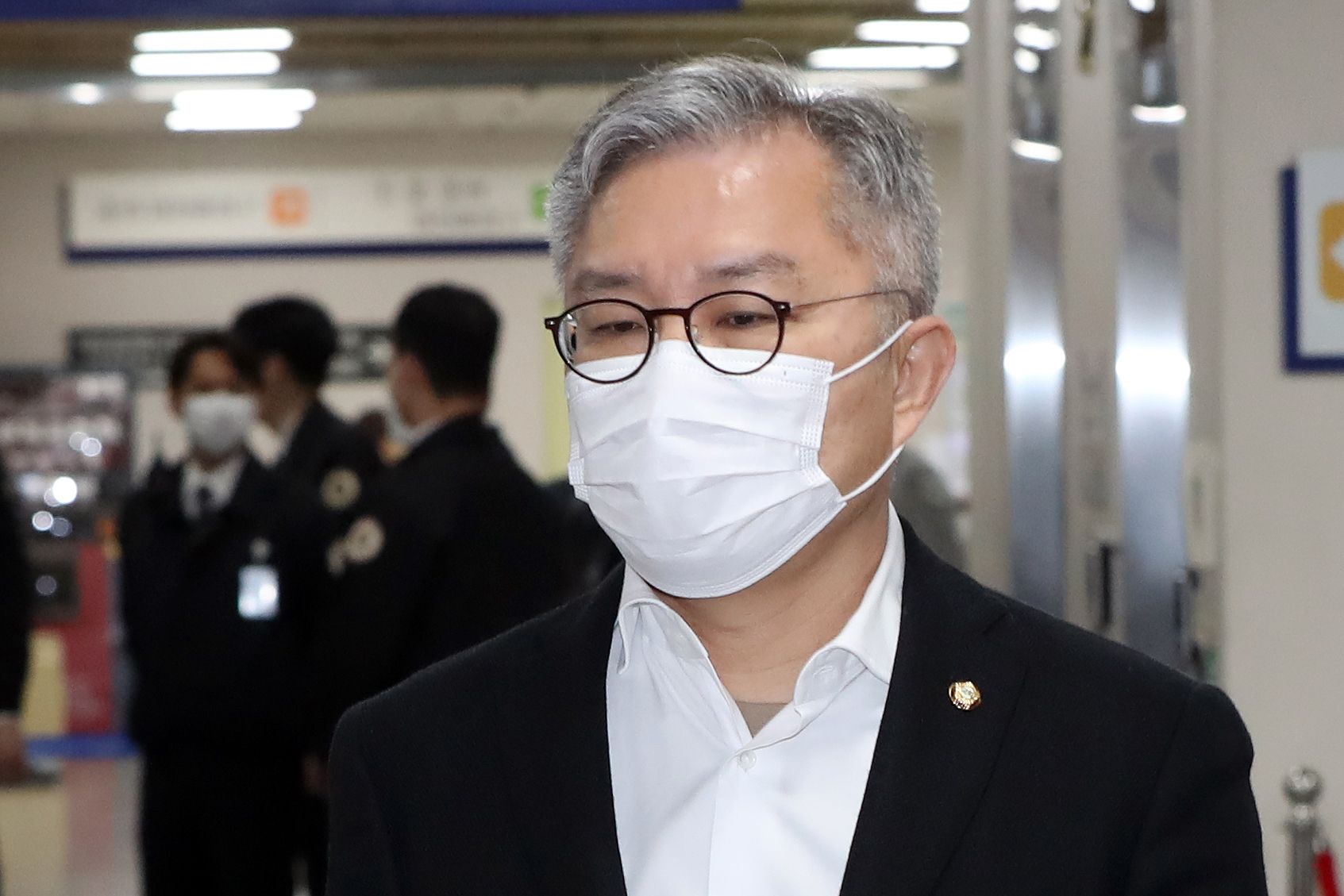 ‘조국 아들 허위 인턴증명서’ 최강욱, 2심도 의원직 상실형