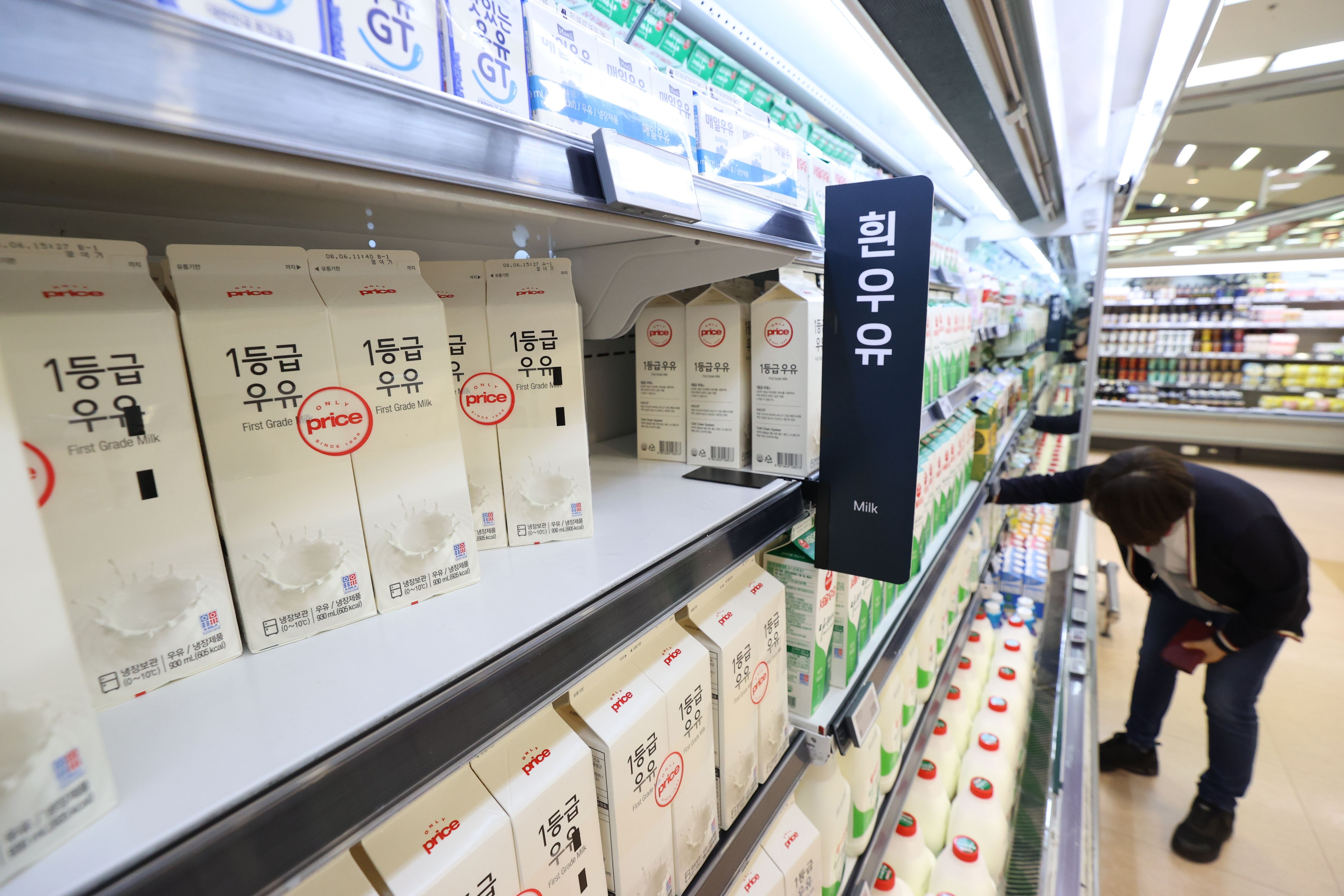 “무조건 싼 것 사자” 대형마트 값싼 ‘자체 브랜드’ 매출만 쑥쑥