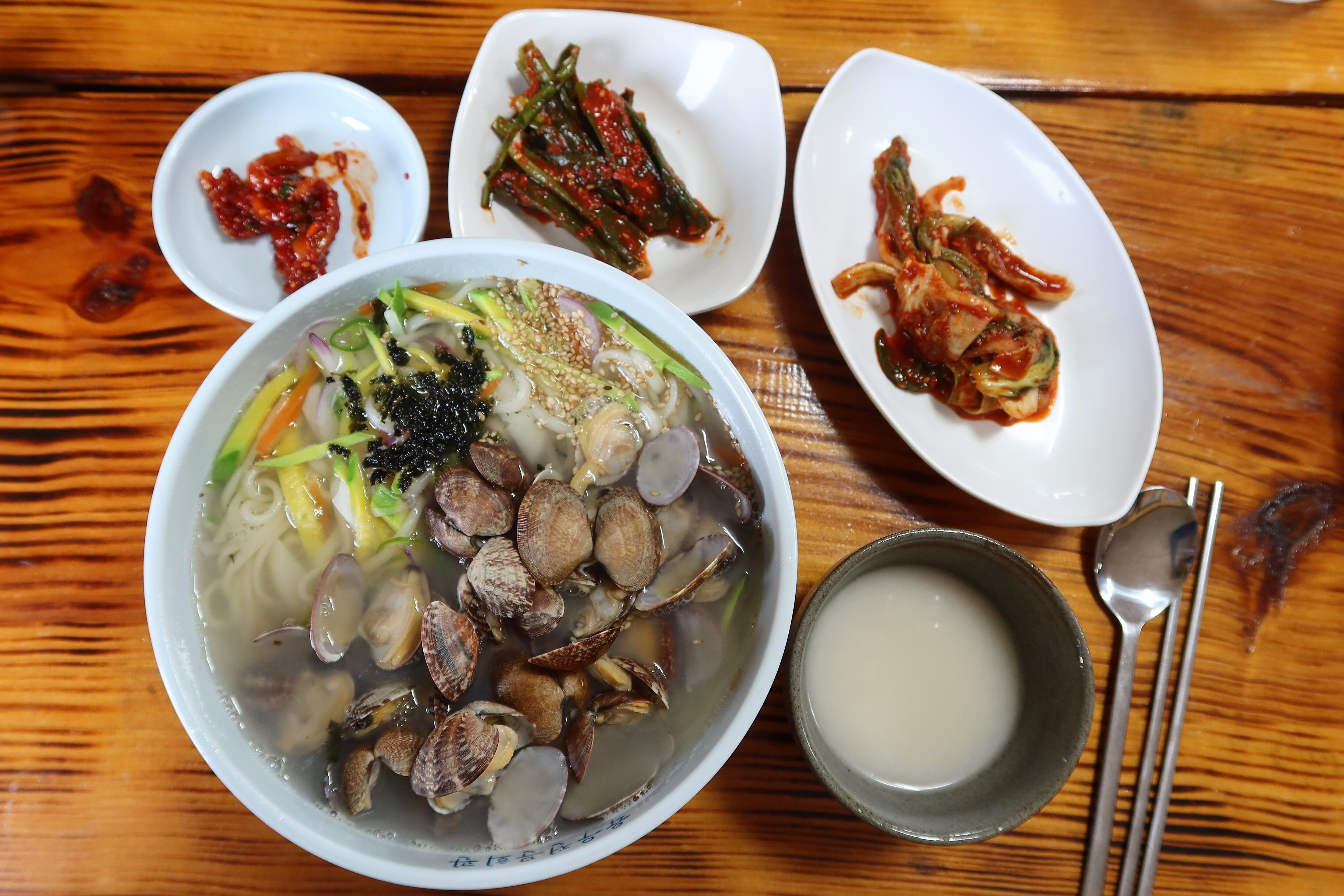 [김준의 맛과 섬] [110] 삽시도 바지락칼국수