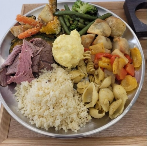 “싸고 푸짐해요” 유명했던 강남 샐러드집에 반전의 비밀이…